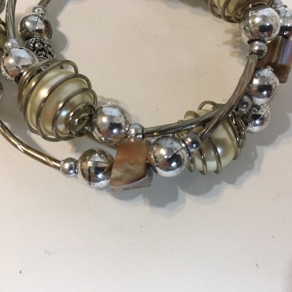 Beaded Coil Bracelet Wire Wrap Multi Layer Faux Pearl Shell Silver Tone Metal - Picture 5 of 6